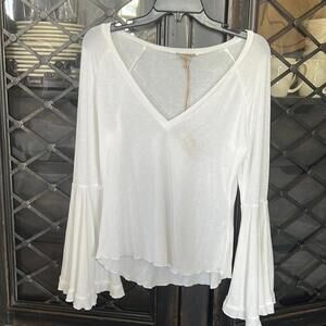 Anama | Women's Cream Bell Sleeve Blouse | Size Large | NWT | 0551